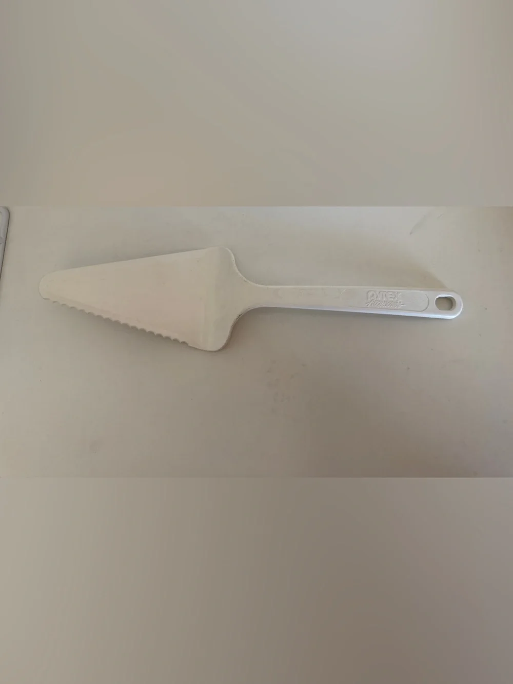 VTG Pyrex Accessories White Plastic Pie Server Cake Slicer Spatula #3370